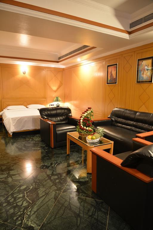 โรงแรมกล สาคร Pimpri-Chinchwad ห้อง รูปภาพ