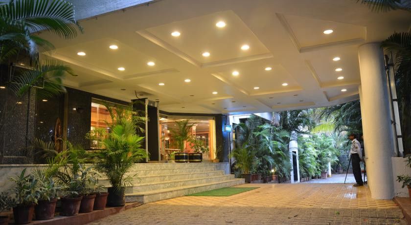 โรงแรมกล สาคร Pimpri-Chinchwad ภายนอก รูปภาพ