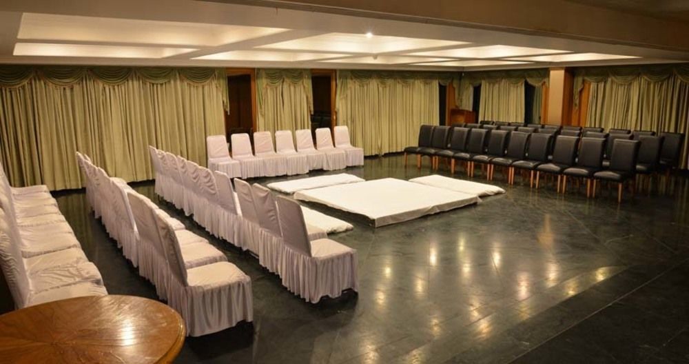 โรงแรมกล สาคร Pimpri-Chinchwad ภายนอก รูปภาพ